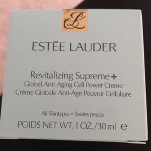 Estée Lauder Revitalizing Supreme +
